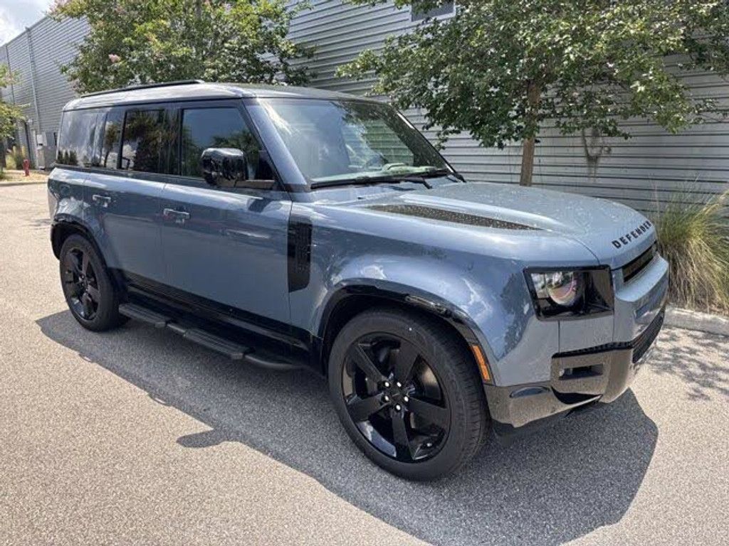 2026 LAND ROVER Defender - photo 4