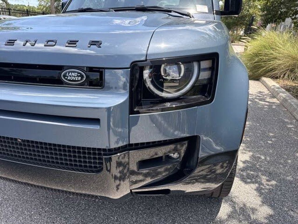 2026 LAND ROVER Defender - photo 9
