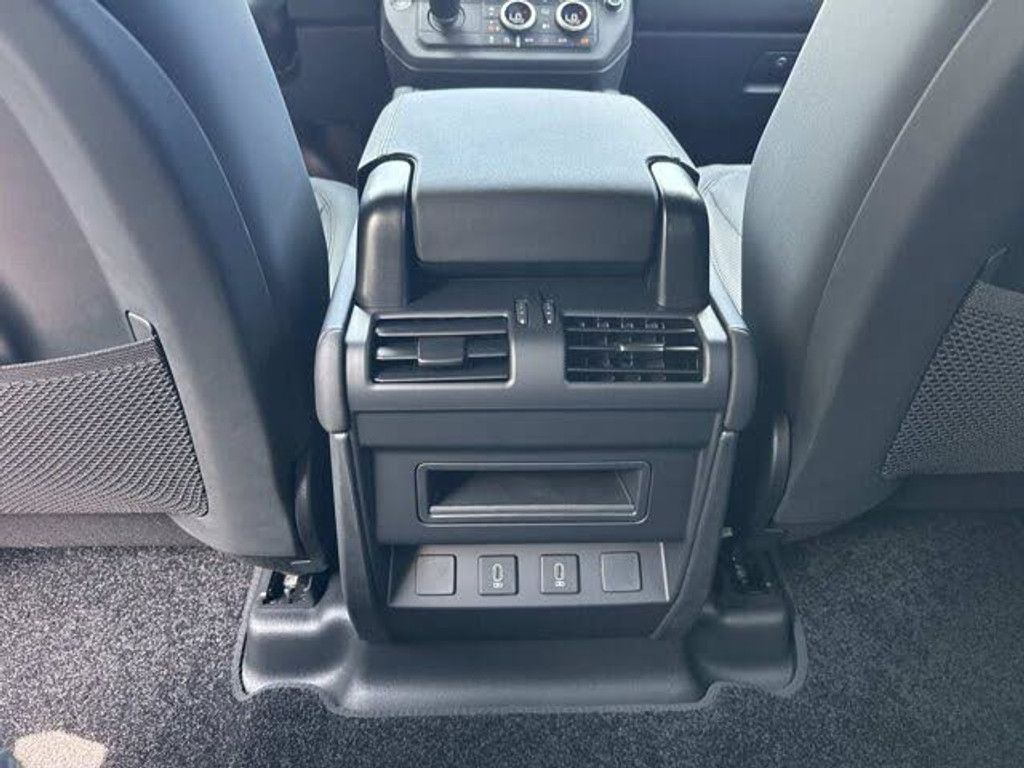 2026 LAND ROVER Defender - photo 16
