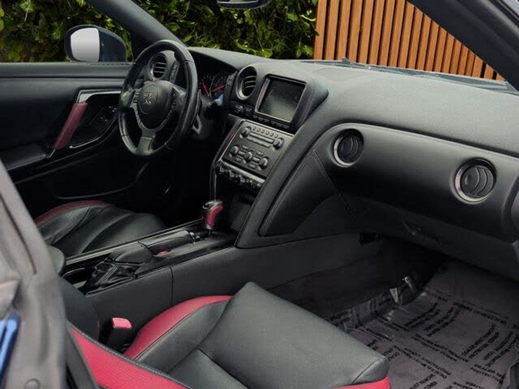 2013 NISSAN GT-R - photo 18