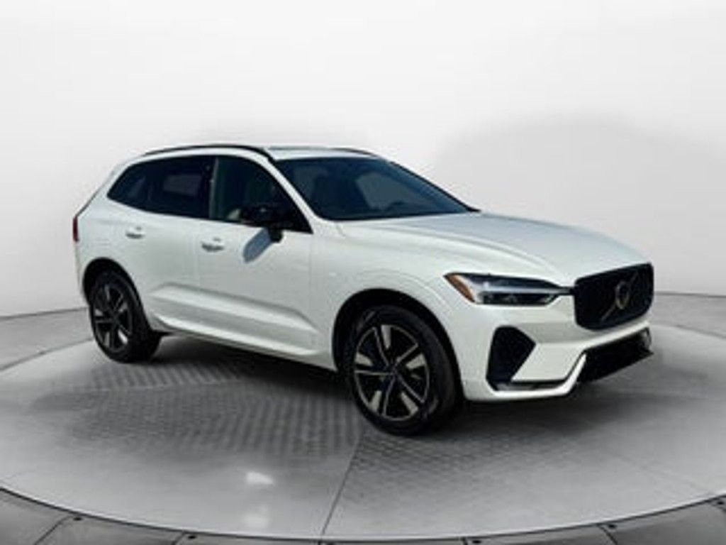2024 Volvo XC60 Ultimate Dark