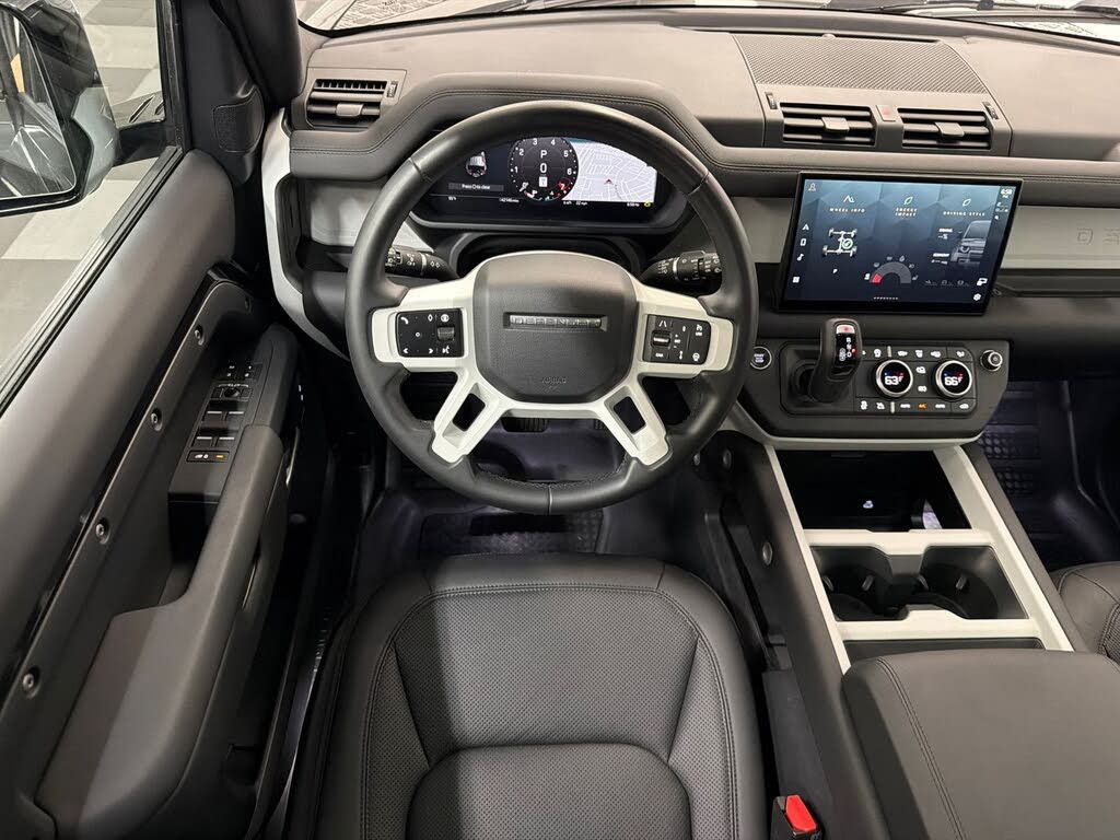 2025 LAND ROVER Defender - photo 38