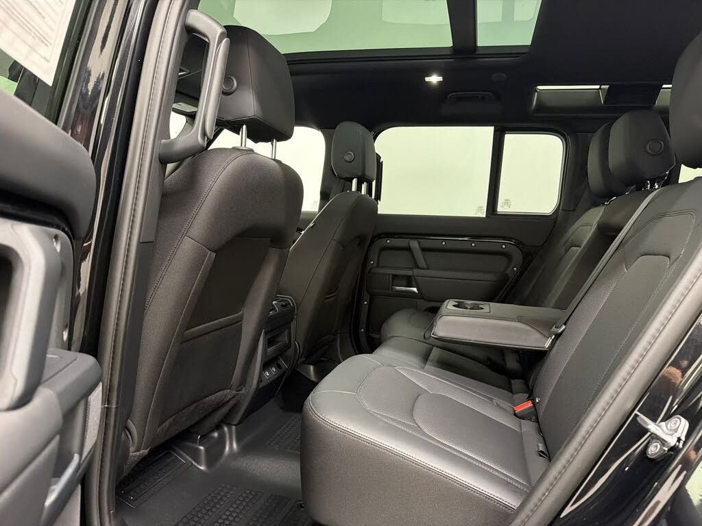 2025 LAND ROVER Defender - photo 32