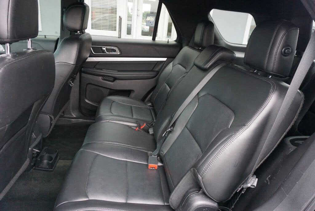 2016 FORD Explorer - photo 19