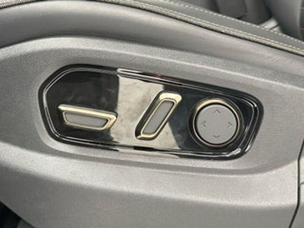 2025 RIVIAN R1S - photo 24