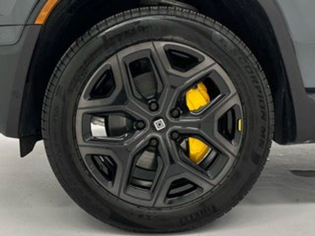 2025 RIVIAN R1S - photo 18