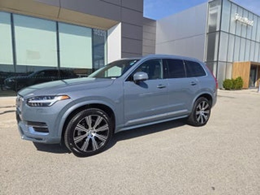 2022 Volvo XC90 Momentum Excl S60