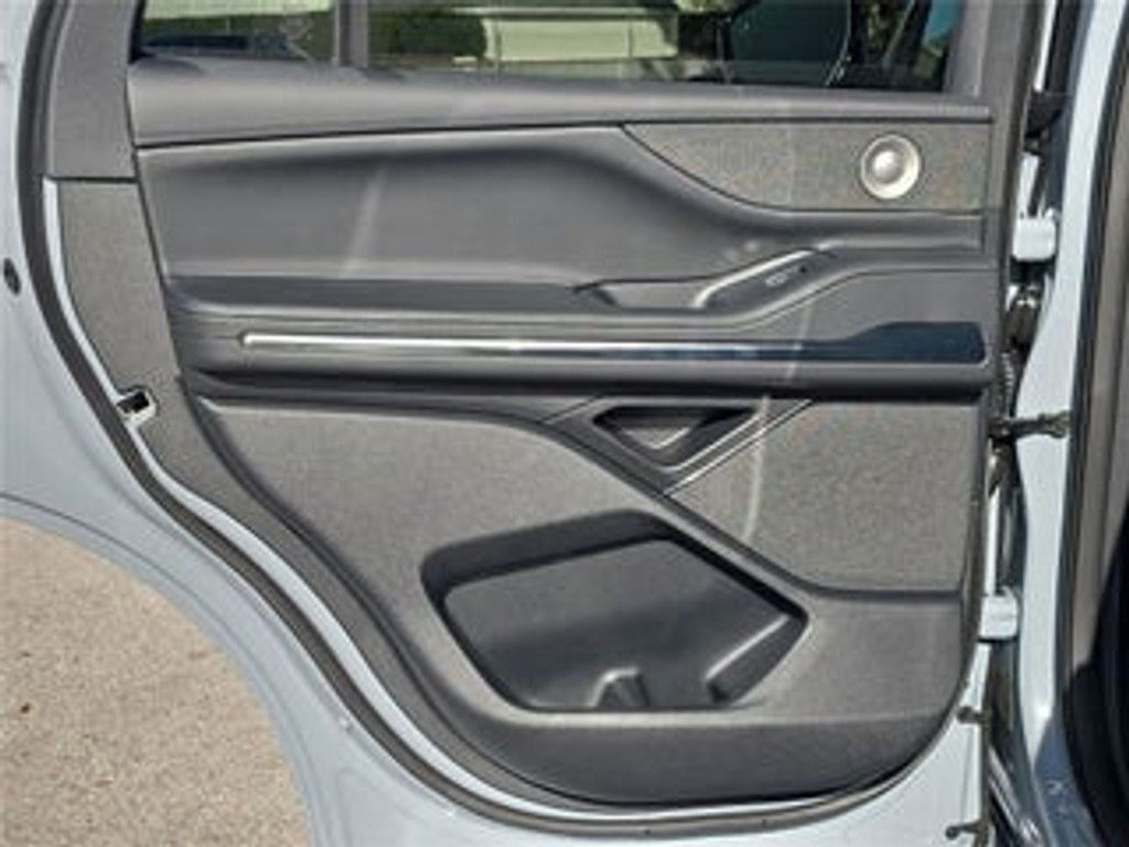 2026 LINCOLN Navigator L - photo 12