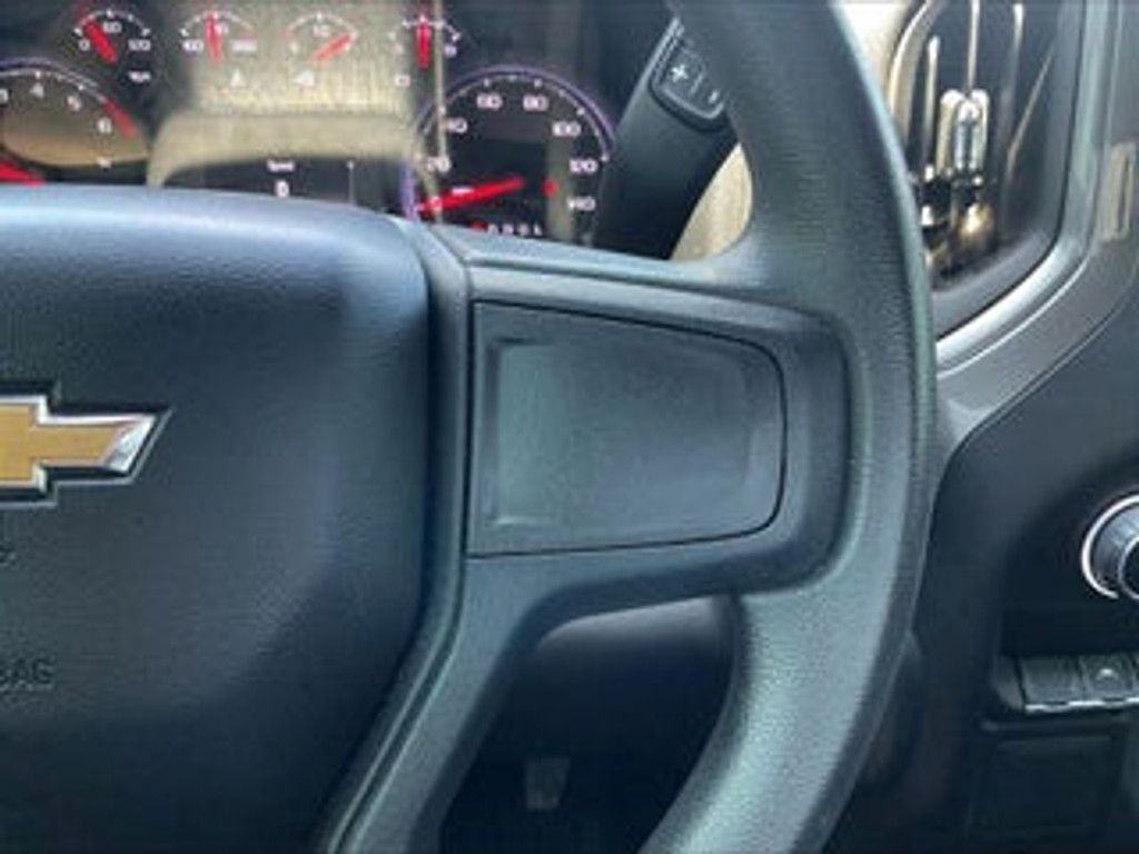 2023 CHEVROLET Silverado - photo 23
