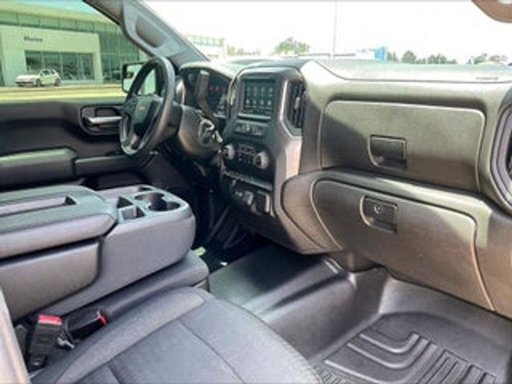 2023 CHEVROLET Silverado - photo 24