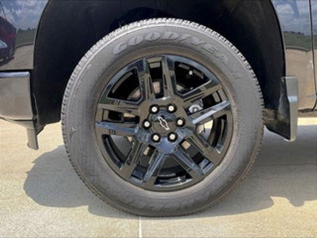 2023 CHEVROLET Silverado - photo 16