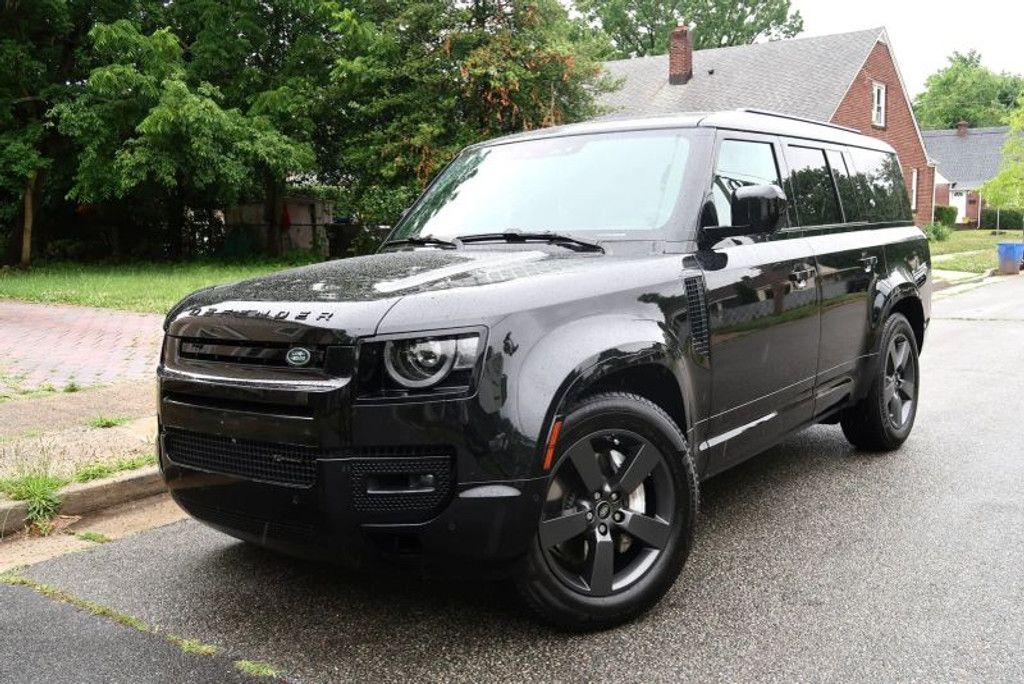2023 Land Rover Defender 130 X Dynamic