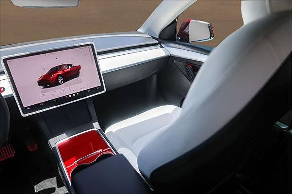 2023 TESLA Model Y - photo 24