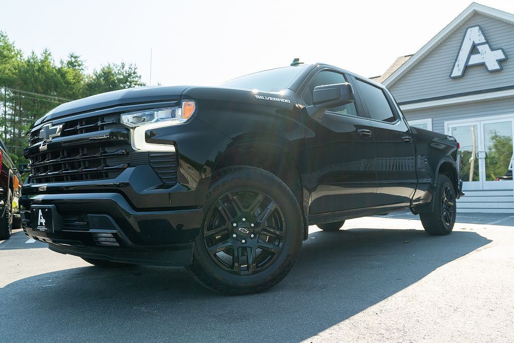 2025 Chevrolet Silverado RST