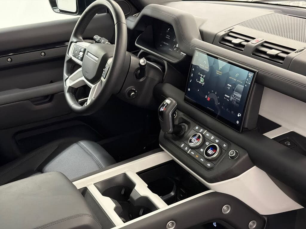 2025 LAND ROVER Defender - photo 18