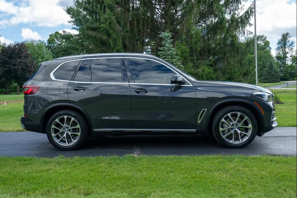 2022 BMW X5 - photo 2