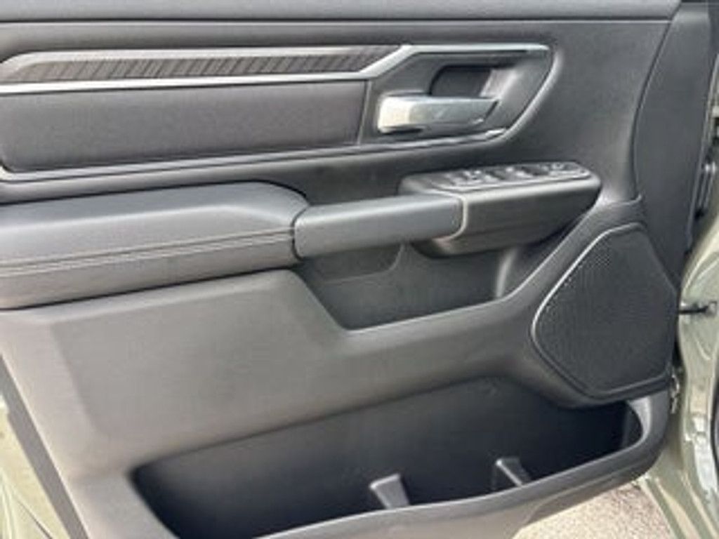 2026 RAM 1500 - photo 18