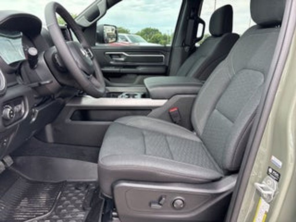 2026 RAM 1500 - photo 26