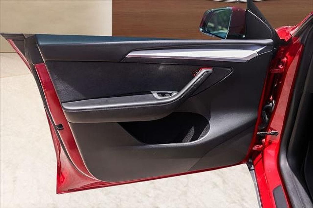 2023 TESLA Model Y - photo 20
