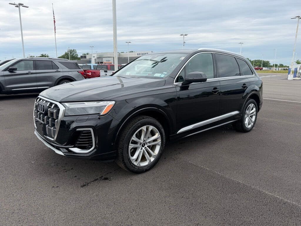2025 Audi Q7 Quattro Premium Plus