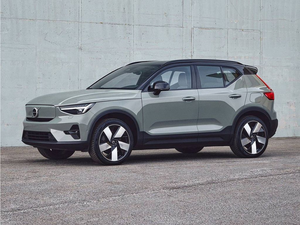 2023 Volvo XC40 Ultimate Dark