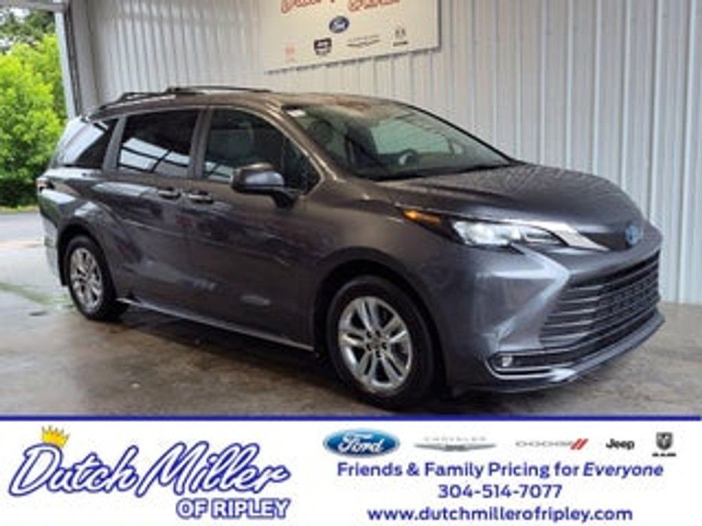 2026 Toyota Sienna XLE