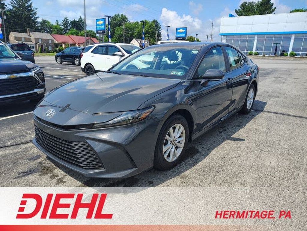 2025 Toyota Camry SE