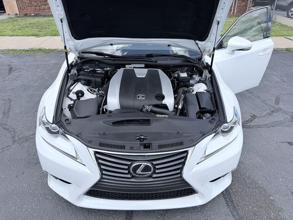 2016 LEXUS IS - photo 2