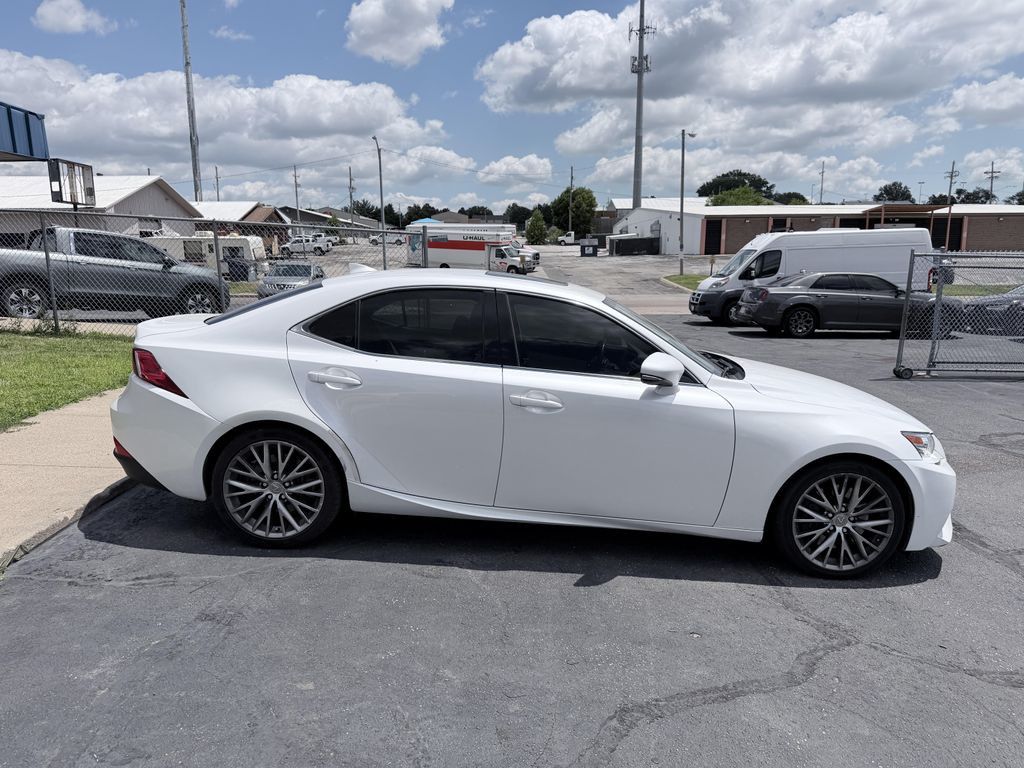 2016 LEXUS IS - photo 3