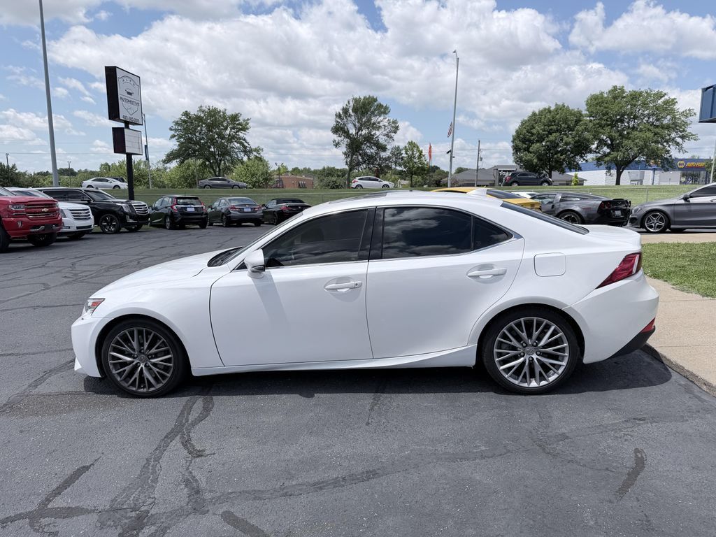 2016 LEXUS IS - photo 4