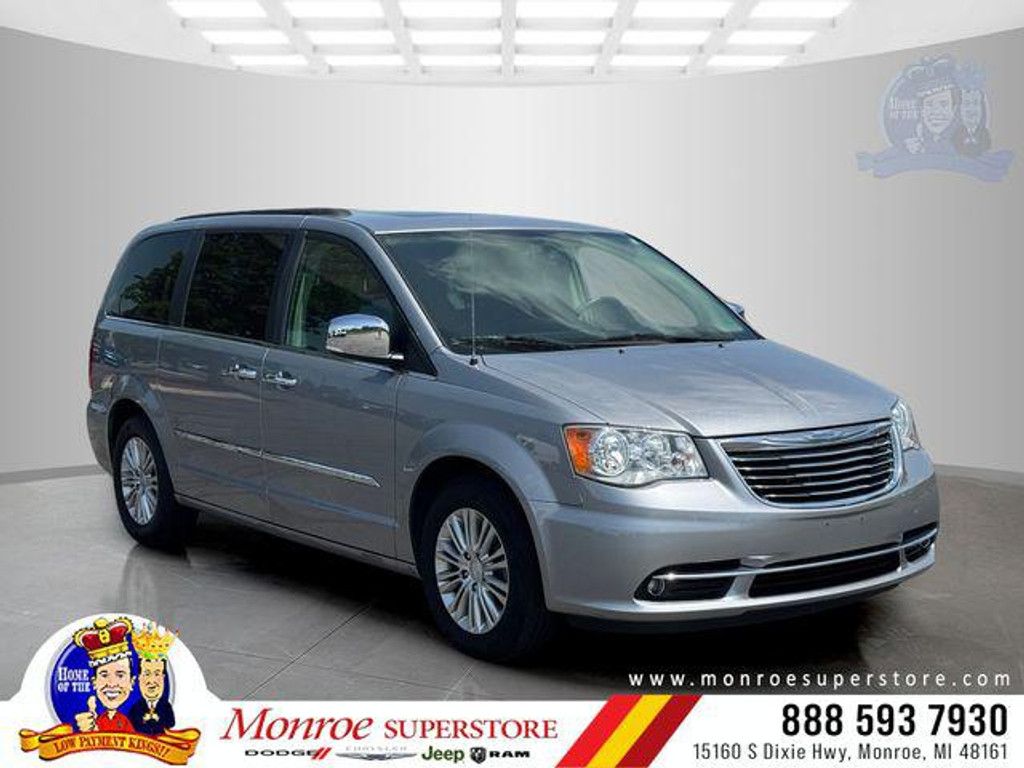 2015 Chrysler Town AND Country Touring L