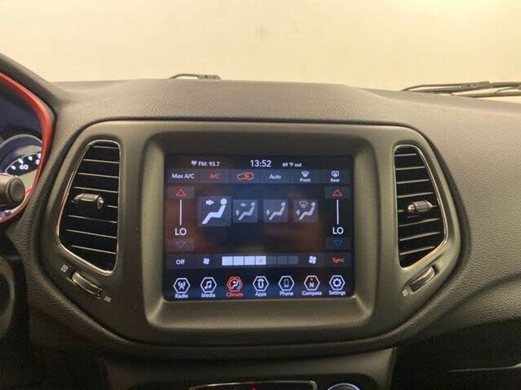 2020 JEEP Compass - photo 10