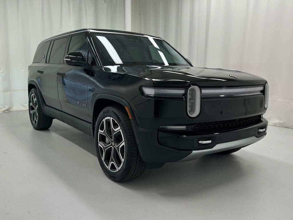 2025 Rivian R1S Adventure