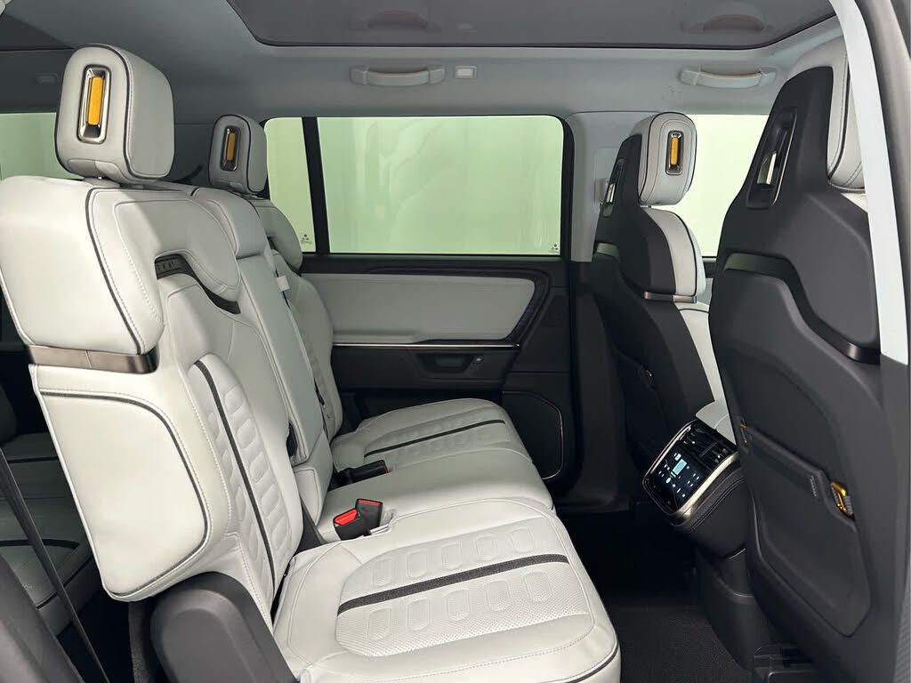2025 RIVIAN R1S - photo 33