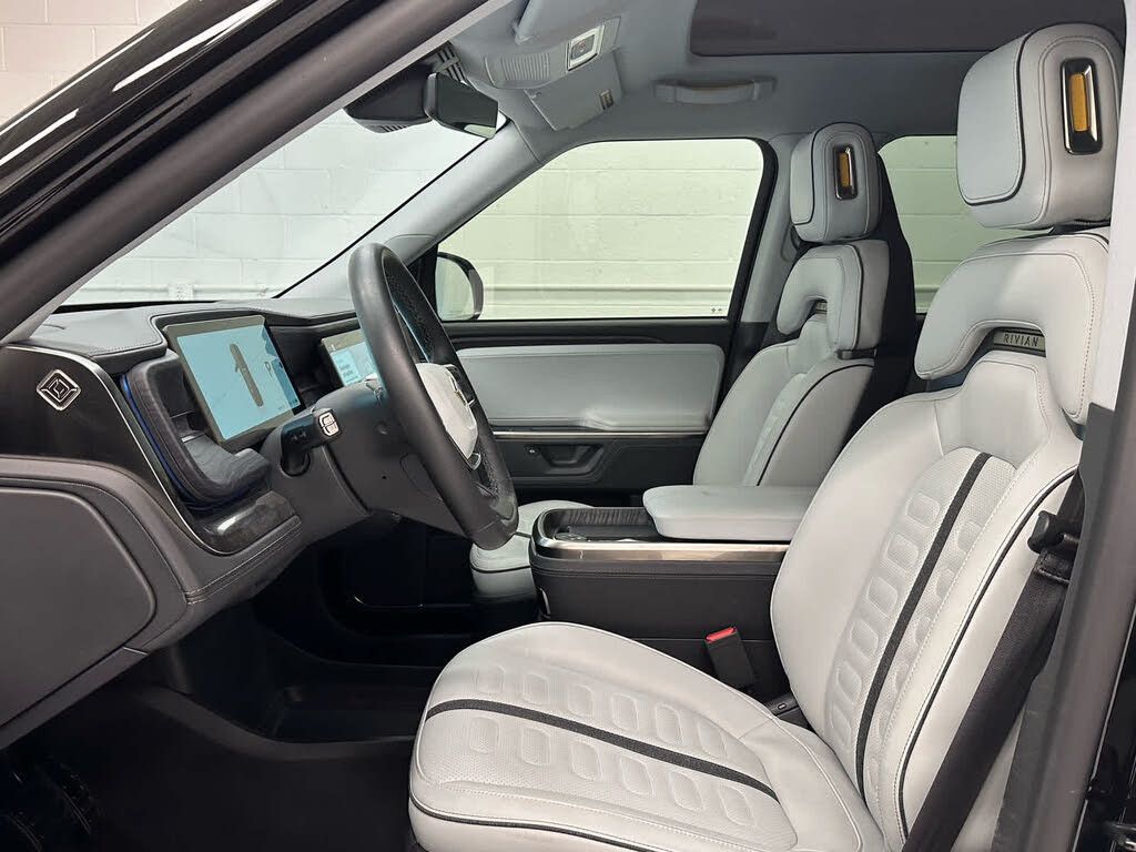 2025 RIVIAN R1S - photo 21