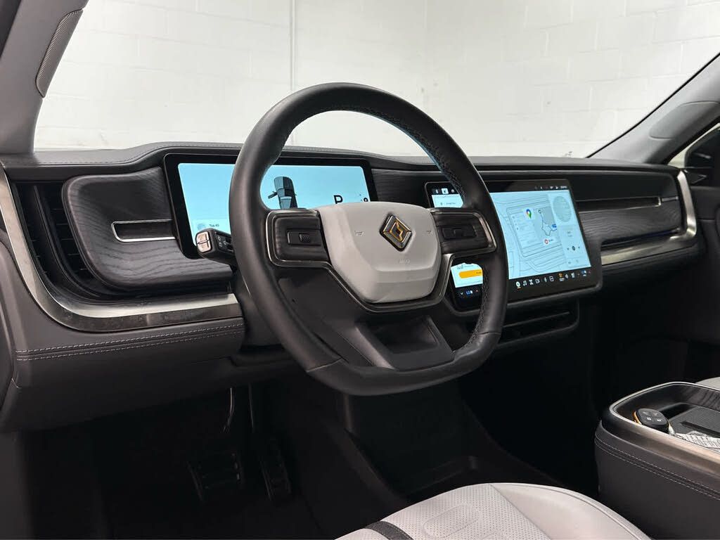 2025 RIVIAN R1S - photo 19