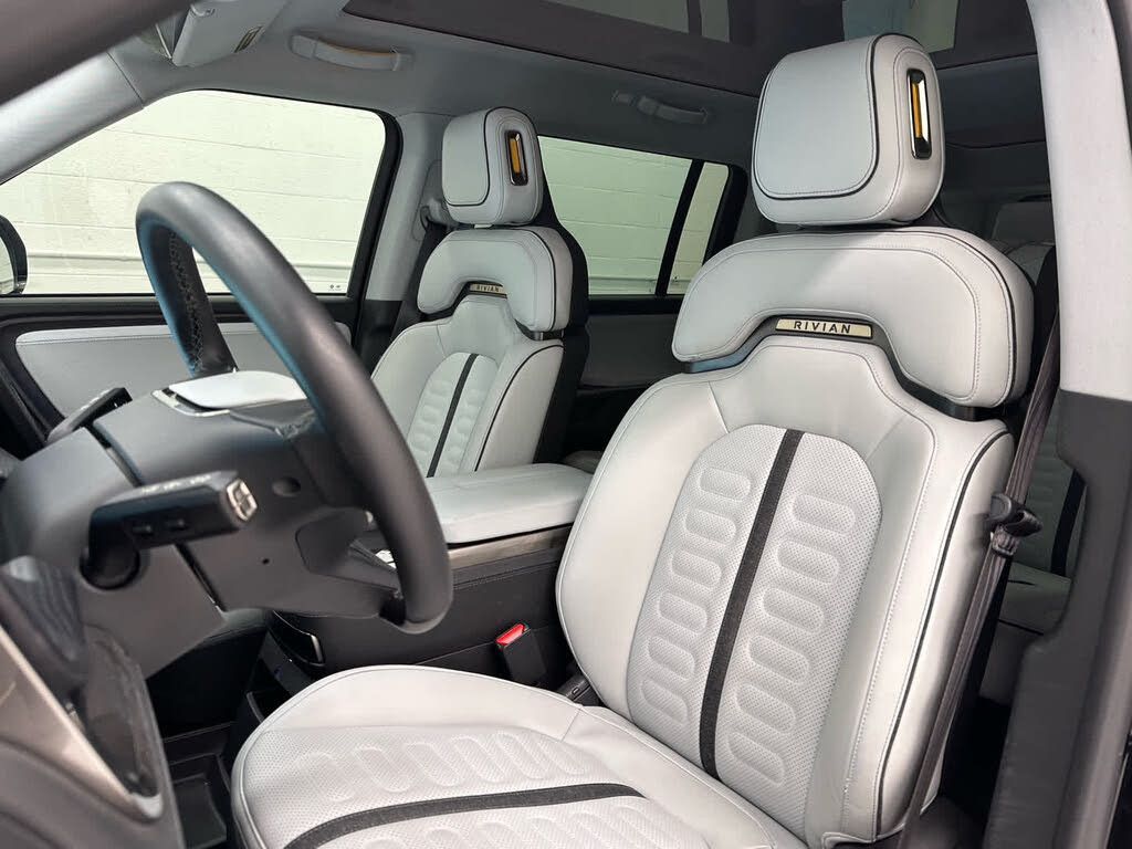 2025 RIVIAN R1S - photo 24