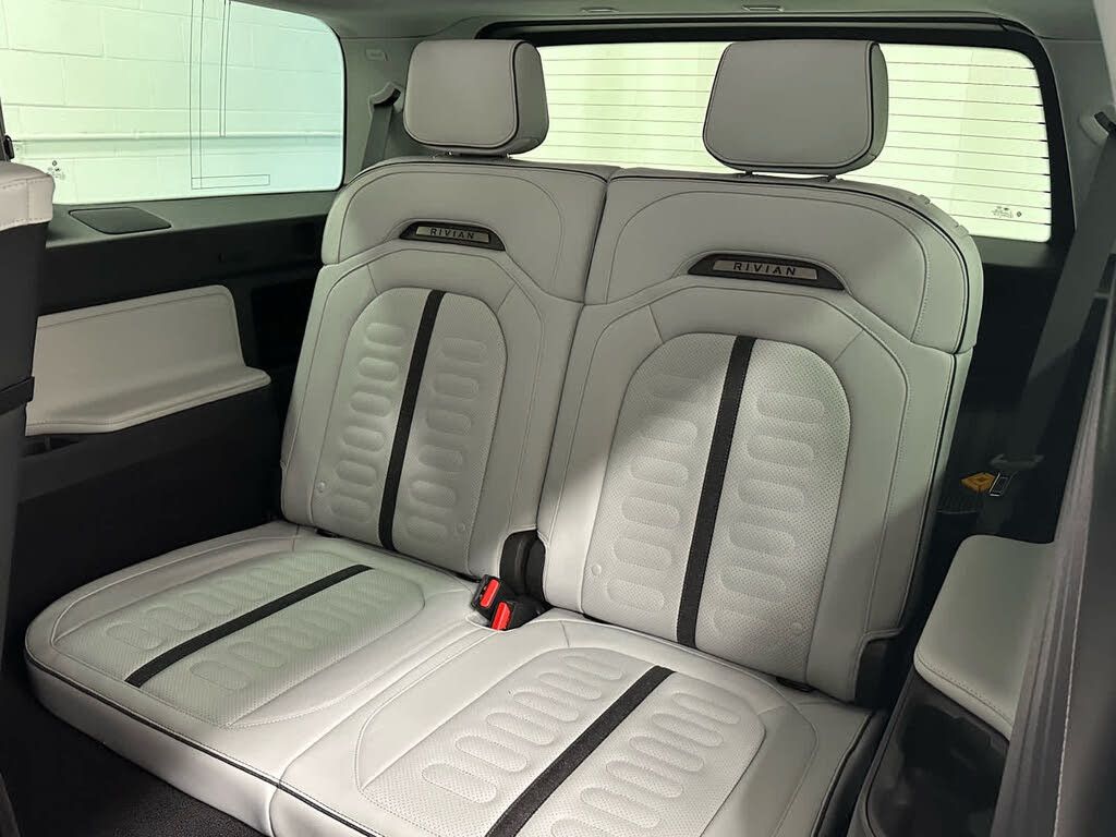 2025 RIVIAN R1S - photo 28