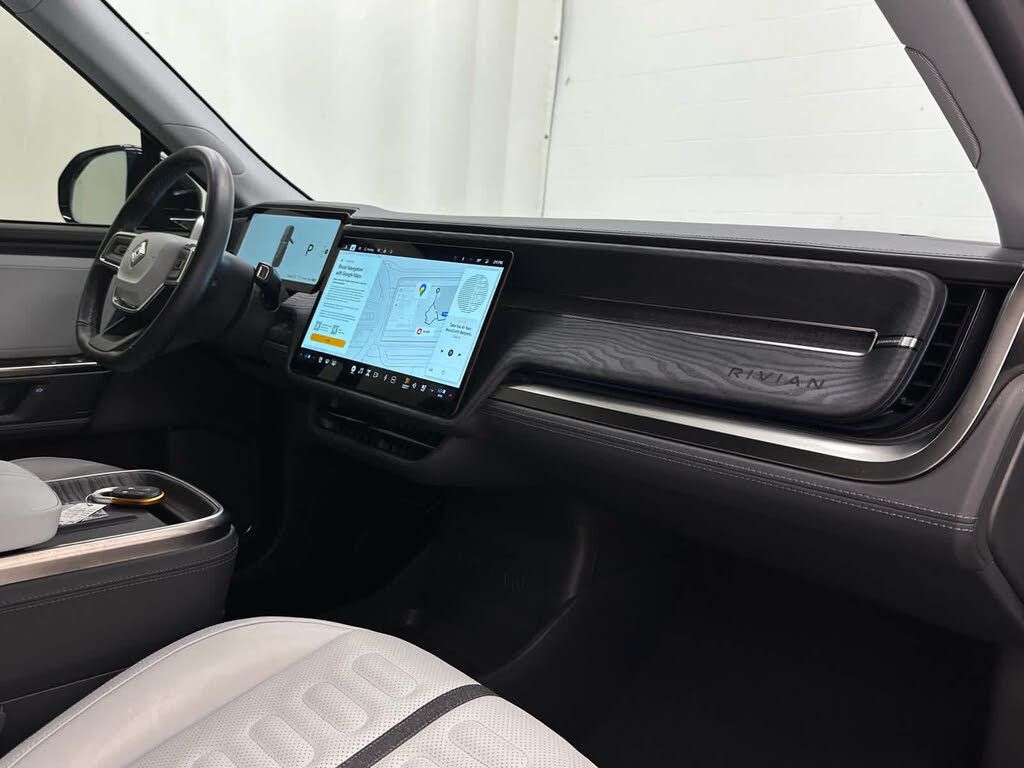 2025 RIVIAN R1S - photo 29