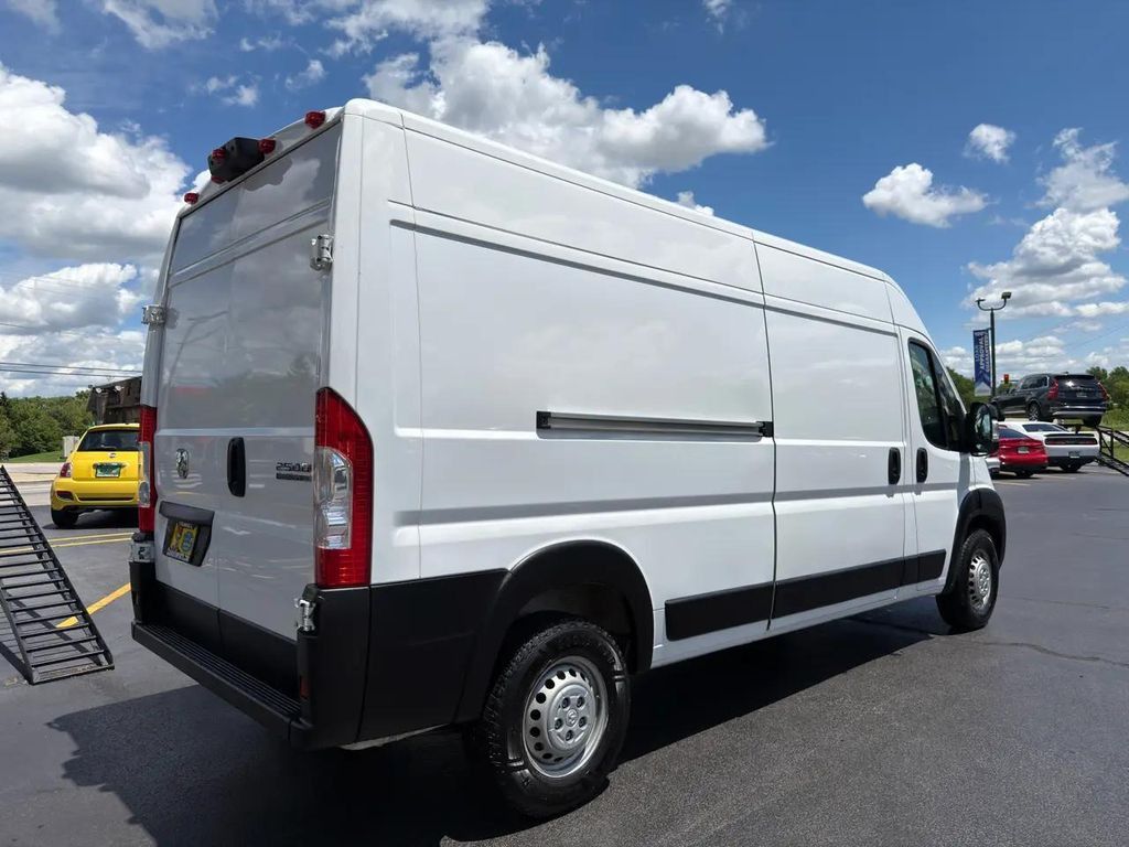 2024 RAM ProMaster 2500 - photo 3