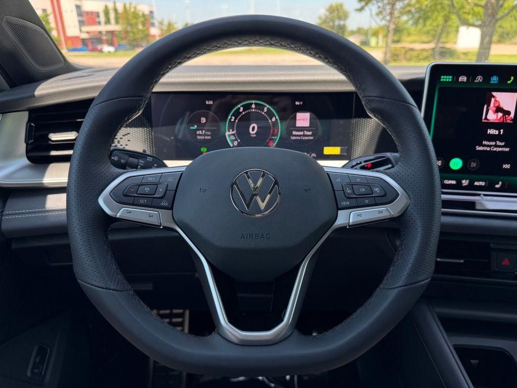 2026 VOLKSWAGEN Tiguan - photo 13