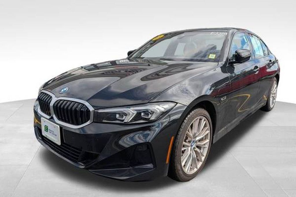 2023 BMW 330e - photo 6