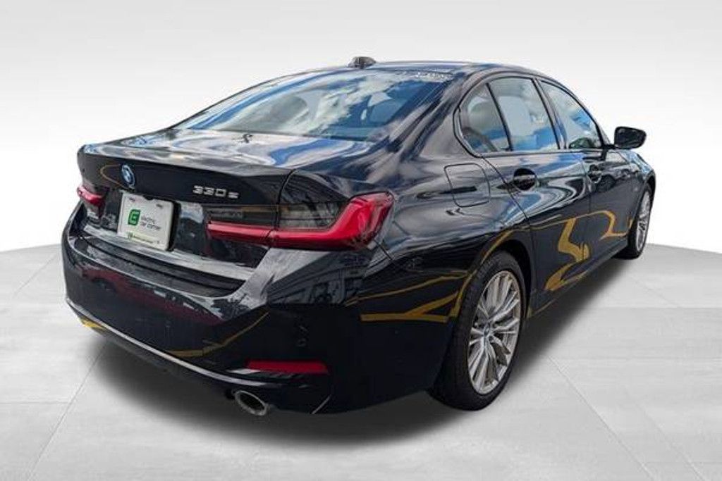 2023 BMW 330e - photo 16