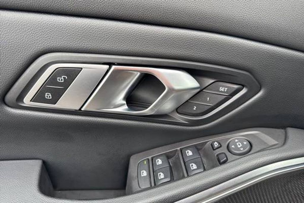 2023 BMW 330e - photo 30