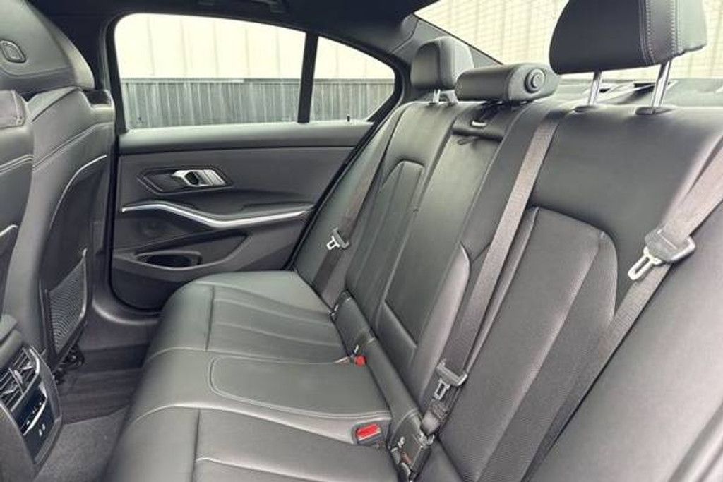 2023 BMW 330e - photo 34