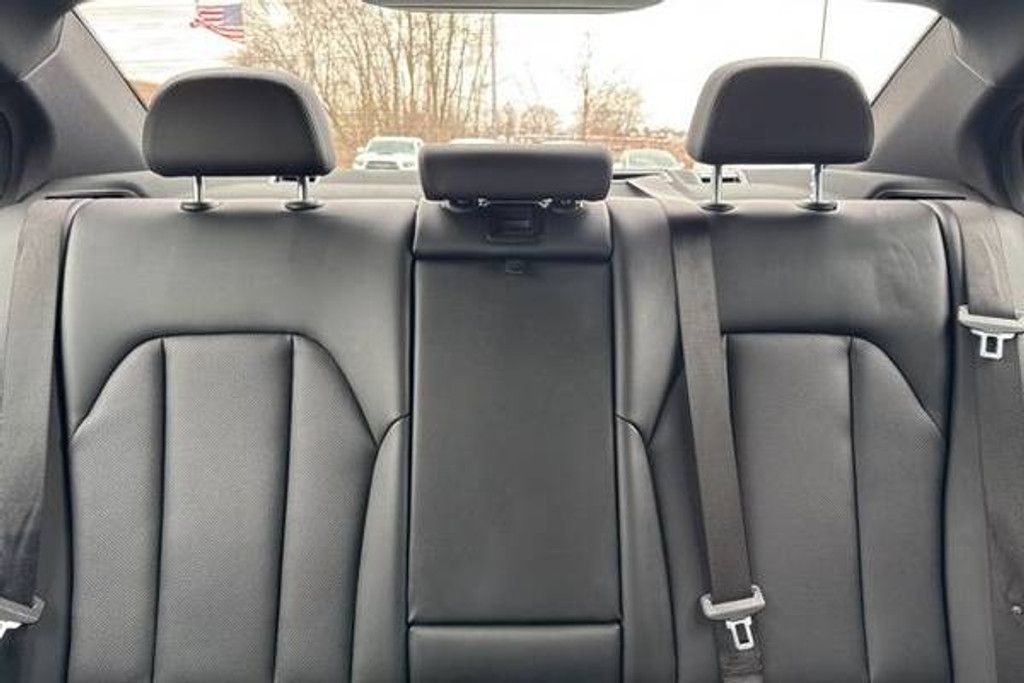 2023 BMW 330e - photo 36
