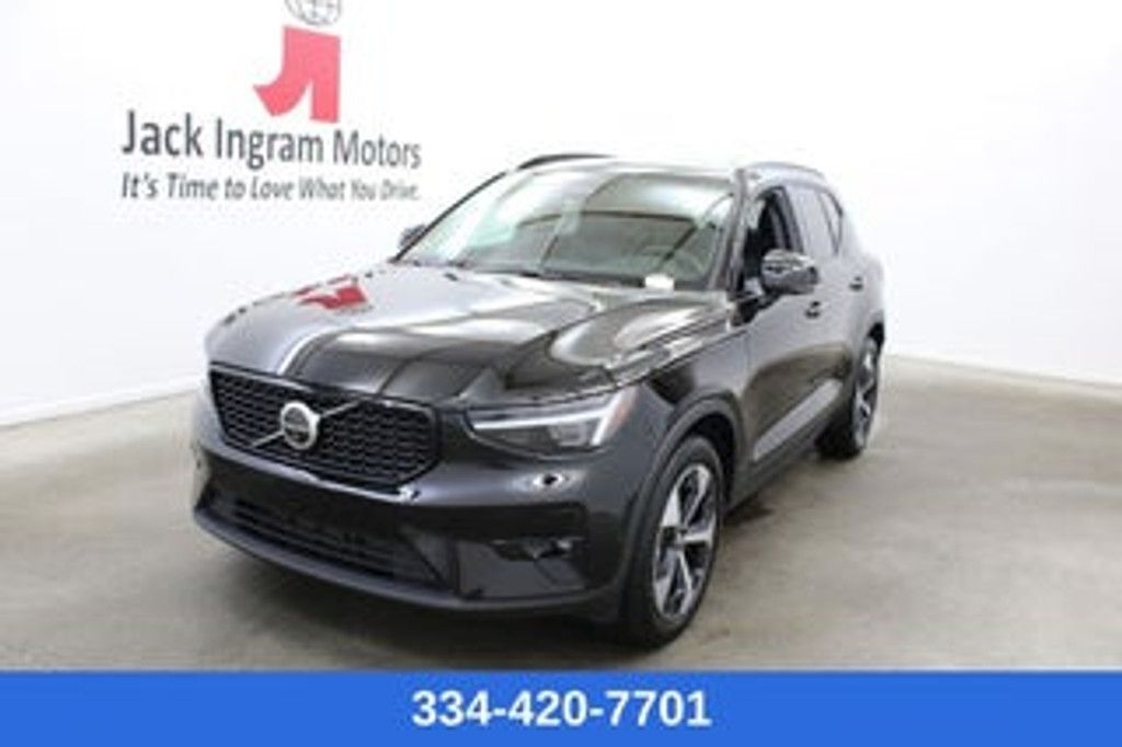 2026 Volvo XC40 Plus Dark