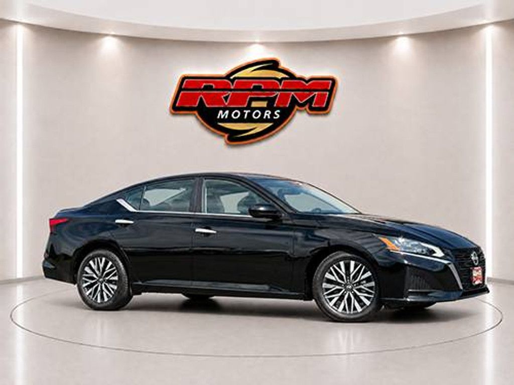 2023 Nissan Altima SV
