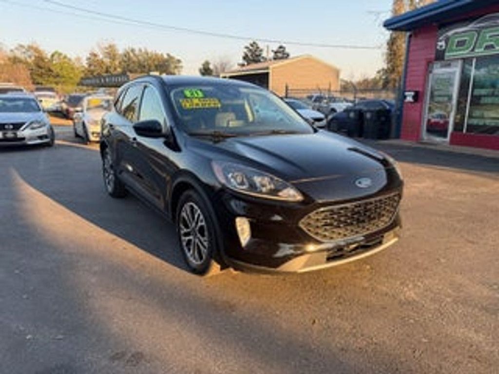 2020 Ford Escape Titanium Fhev