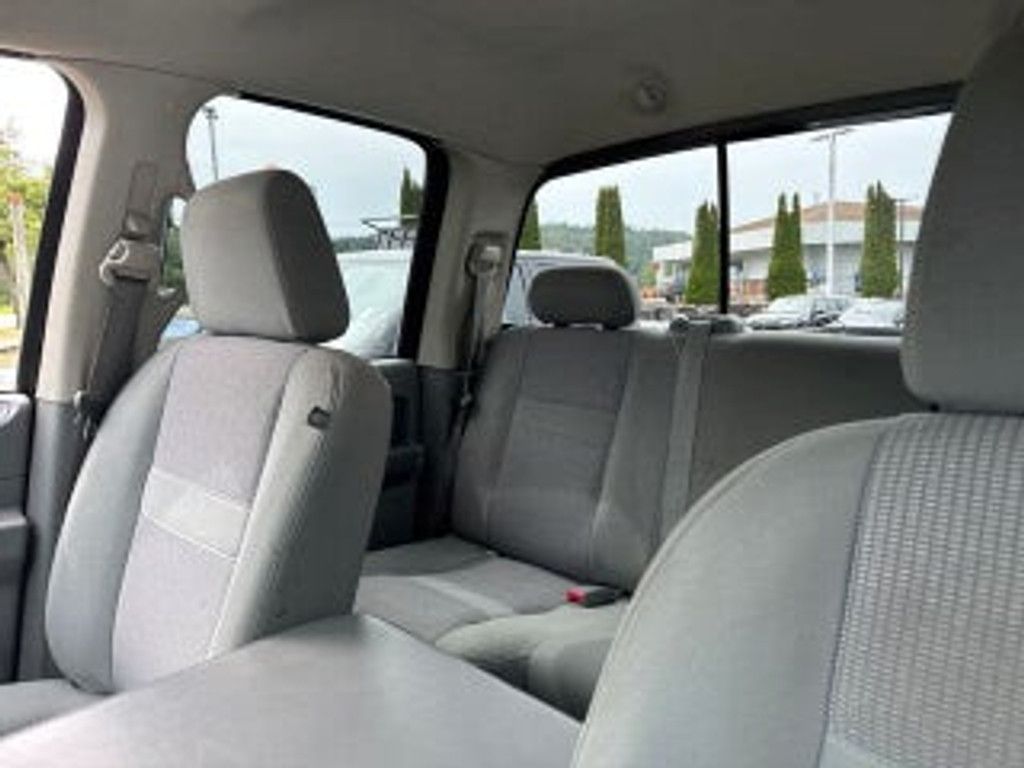 2005 DODGE Ram - photo 24